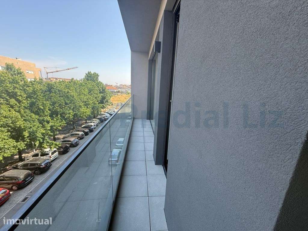 Apartamento T0 - Ao Hospital S. João - Garagem - Grande imagem: 3/5