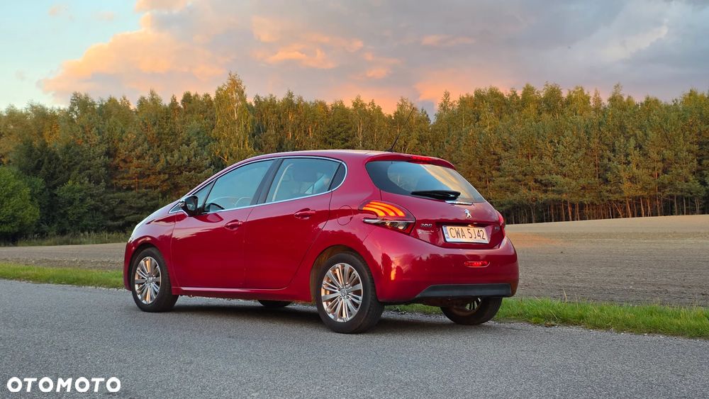 Peugeot 208 2017 photo 4