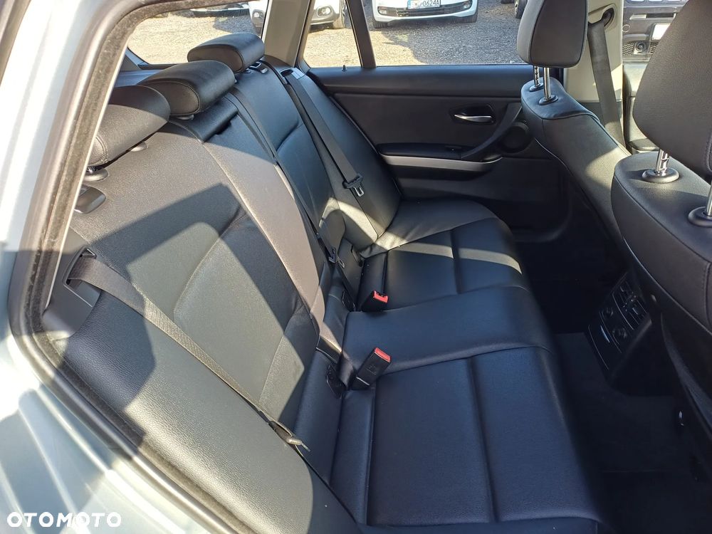 BMW Seria 3 318d - 13