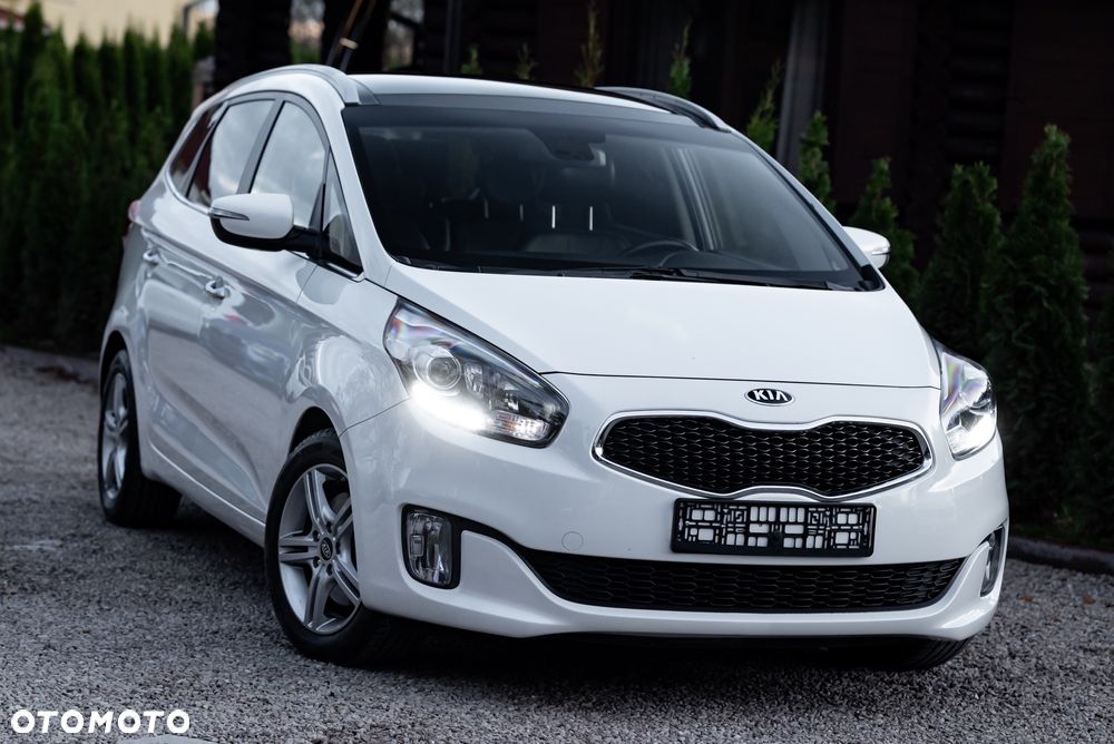 Kia Carens - 4
