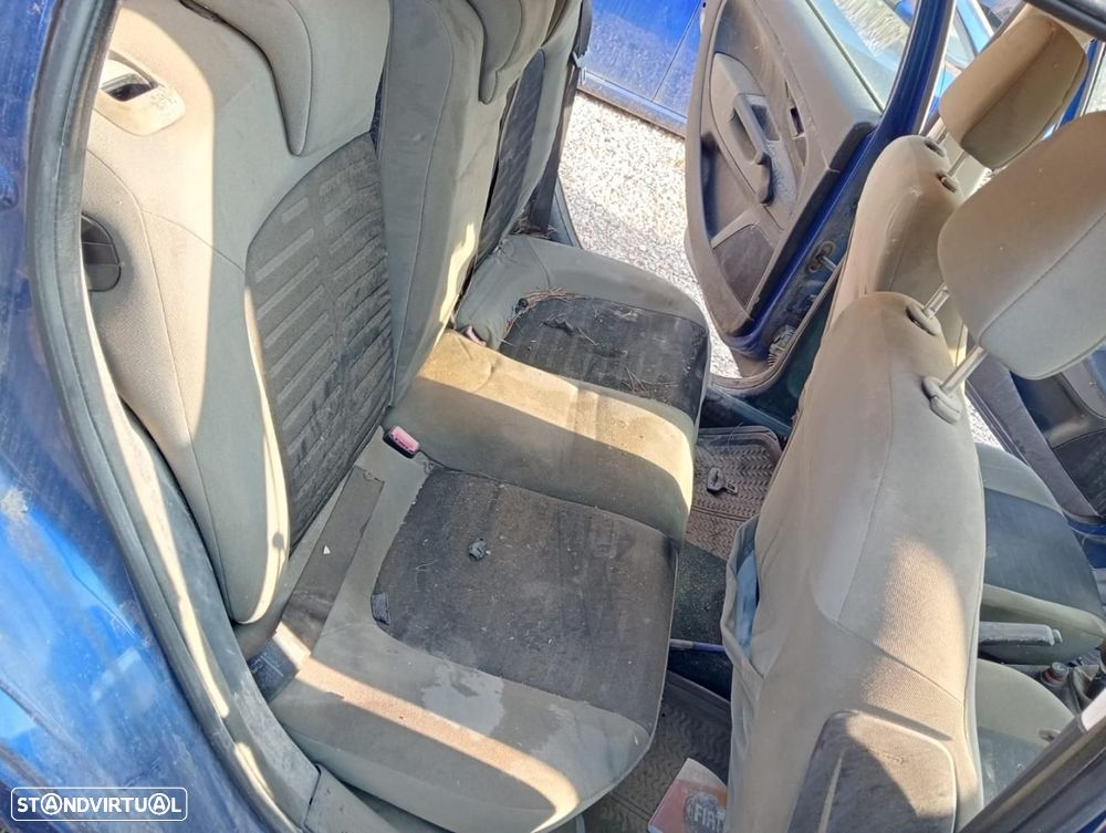 BANCOS TRASEIROS FIAT GRANDE PUNTO 199 - 1