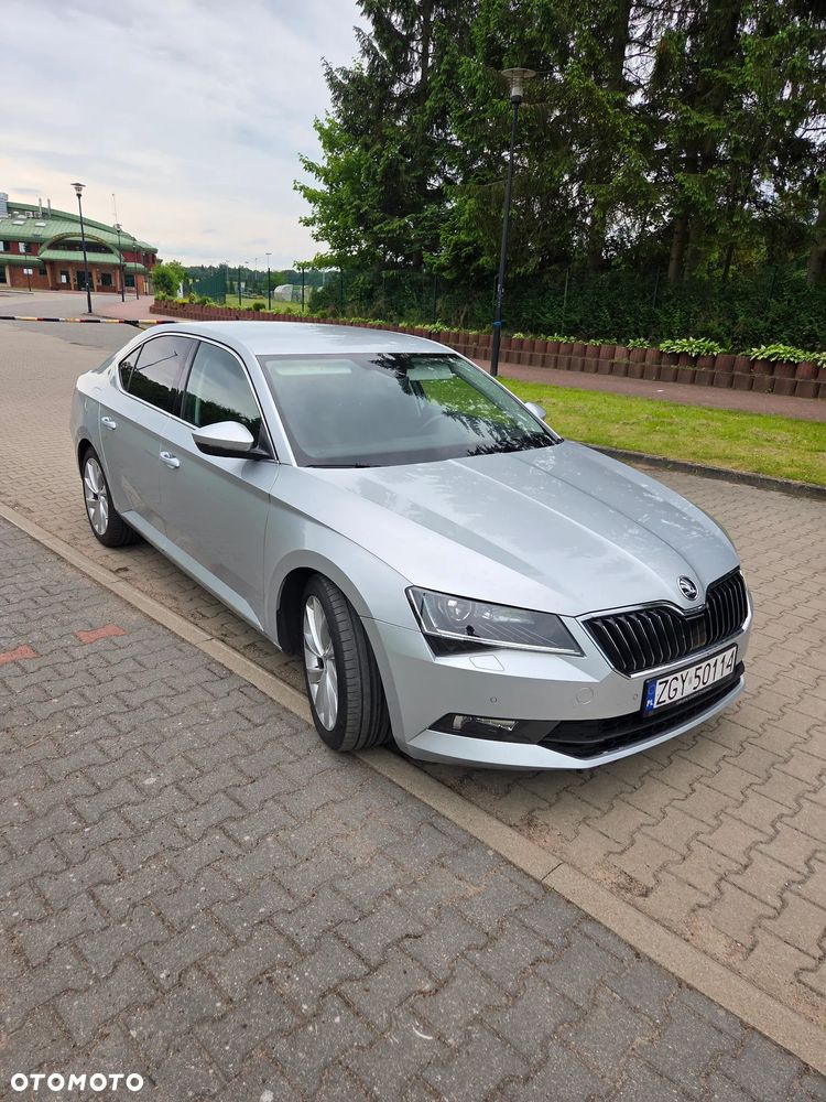Skoda Superb 2.0 TDI SCR 4x4 Style DSG - 4