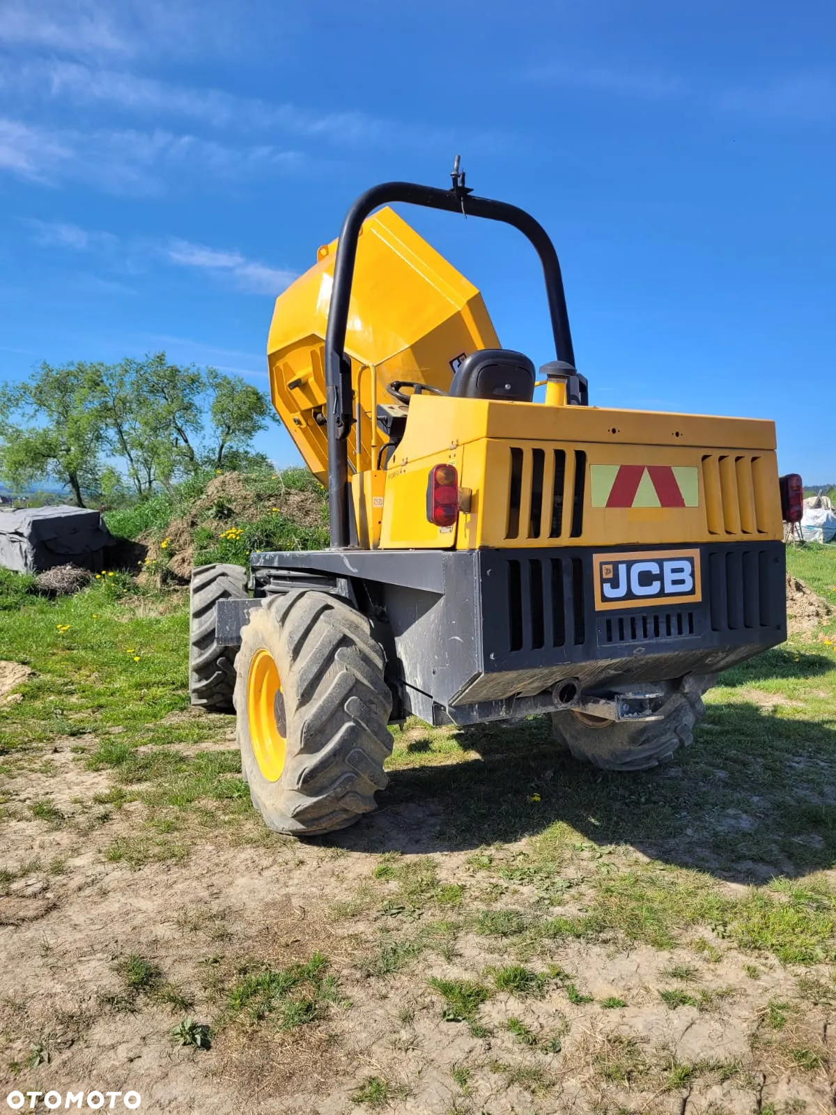 JCB 6TST - 2