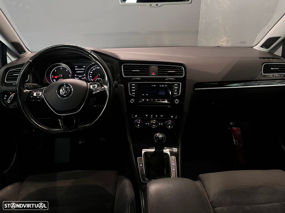VW Golf 1.6 TDI Highline - 10