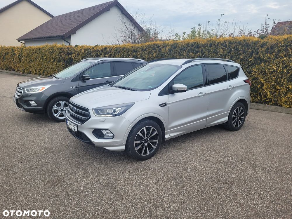 Ford Kuga - 1