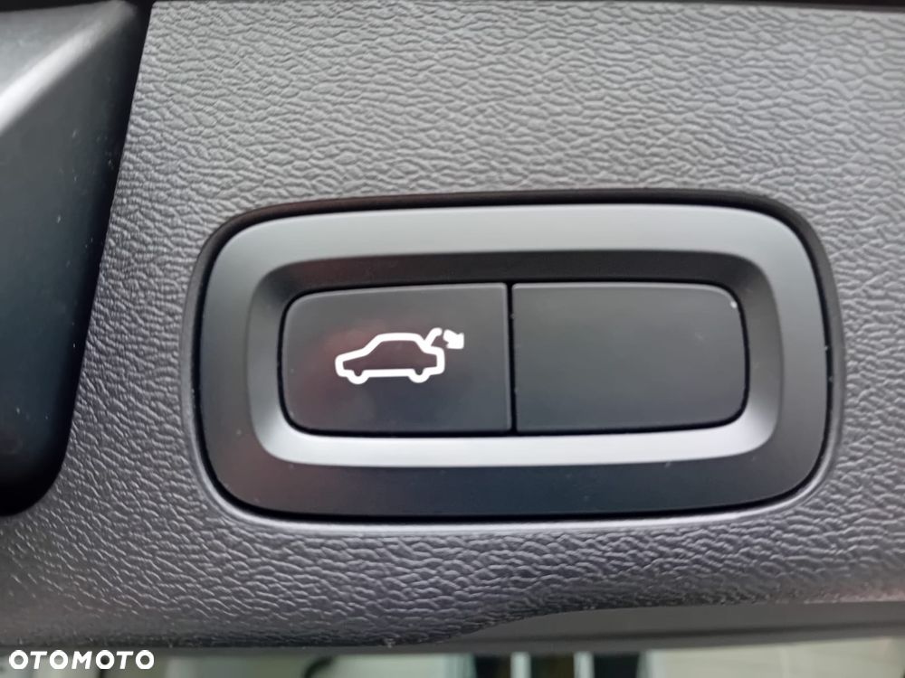 Volvo XC 60 D3 Momentum Pro - 31