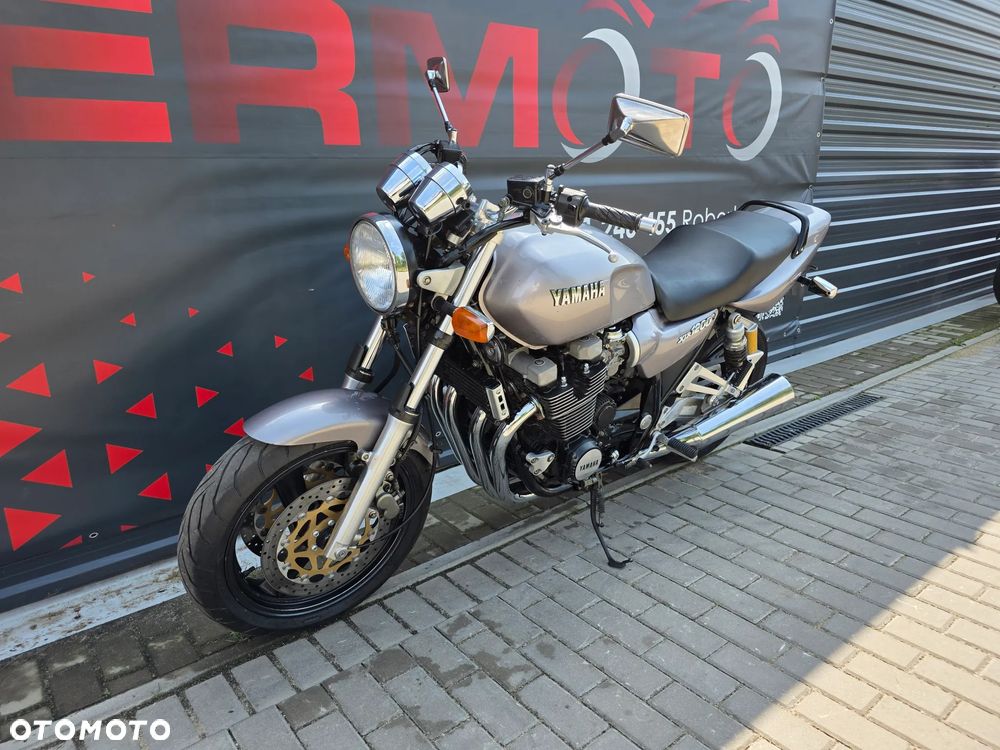 Yamaha XJR - 4