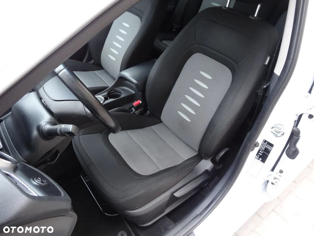 Kia Ceed 1.6 CRDi 128 Spirit - 21