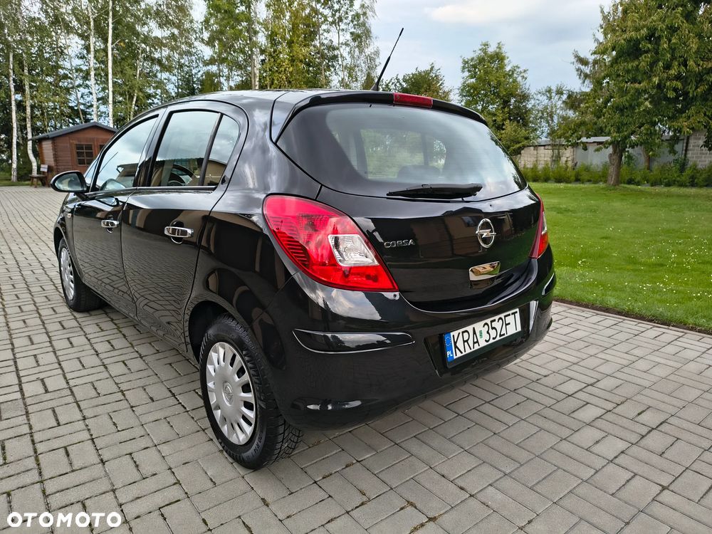 Opel Corsa 1.2 16V Cosmo - 11