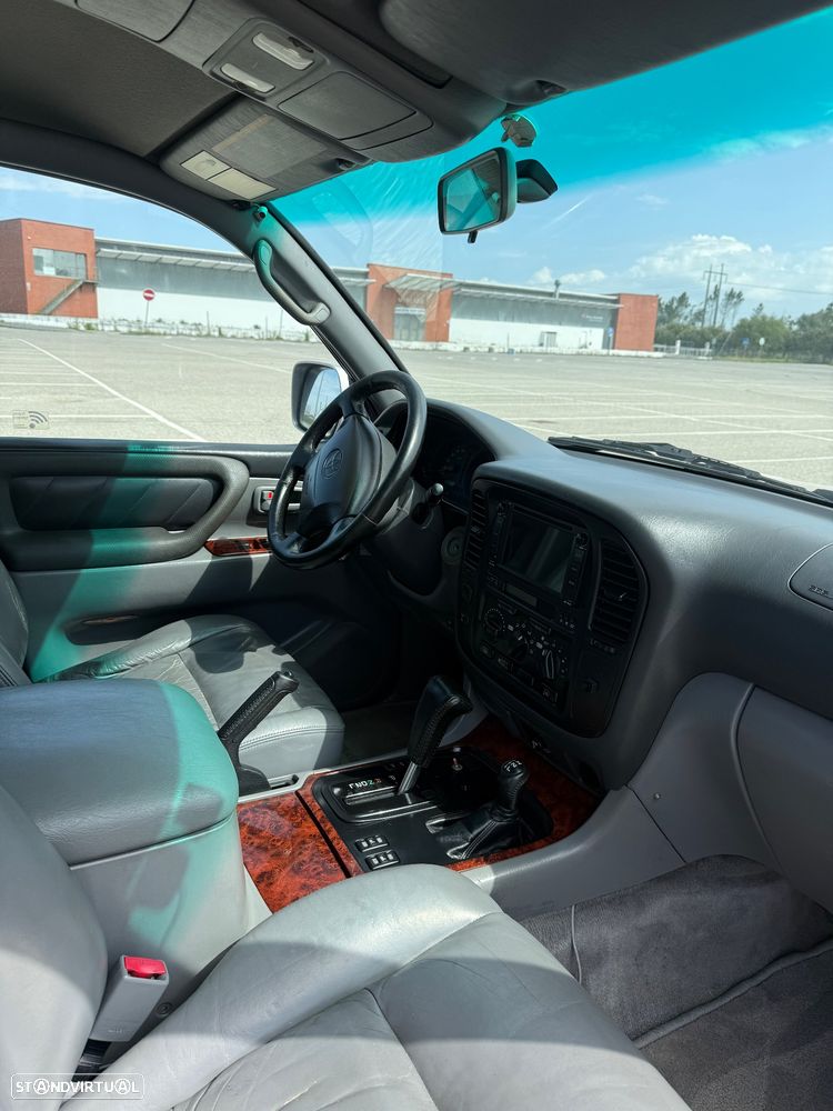 Toyota Land Cruiser 100 Auto Executive - 10