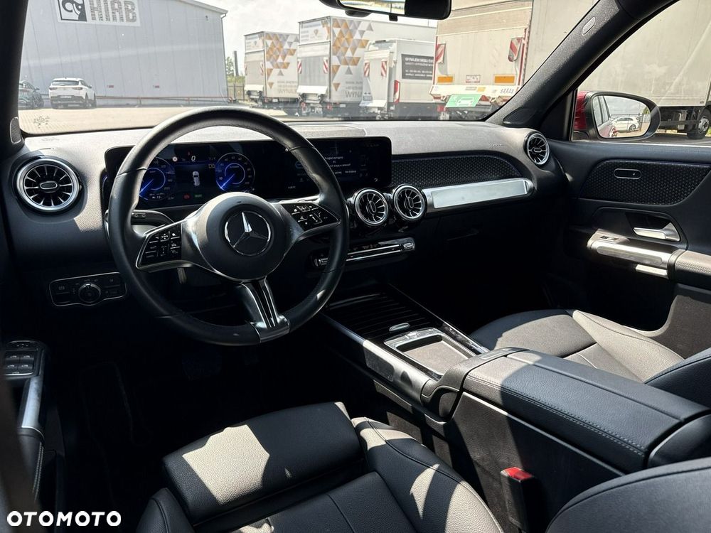 Mercedes-Benz EQB - 13