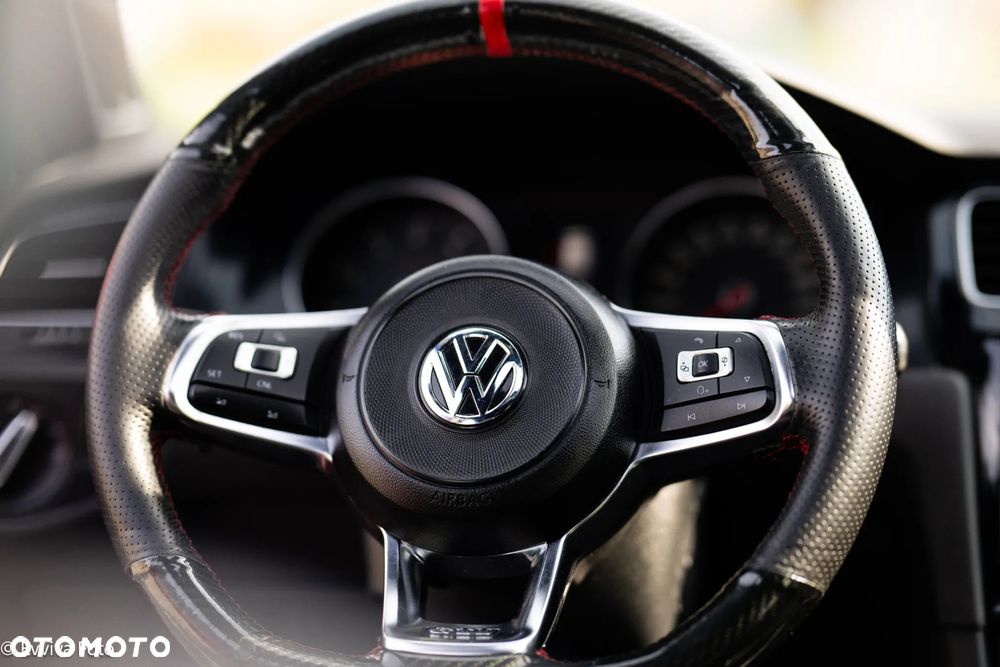 Volkswagen Golf - 19