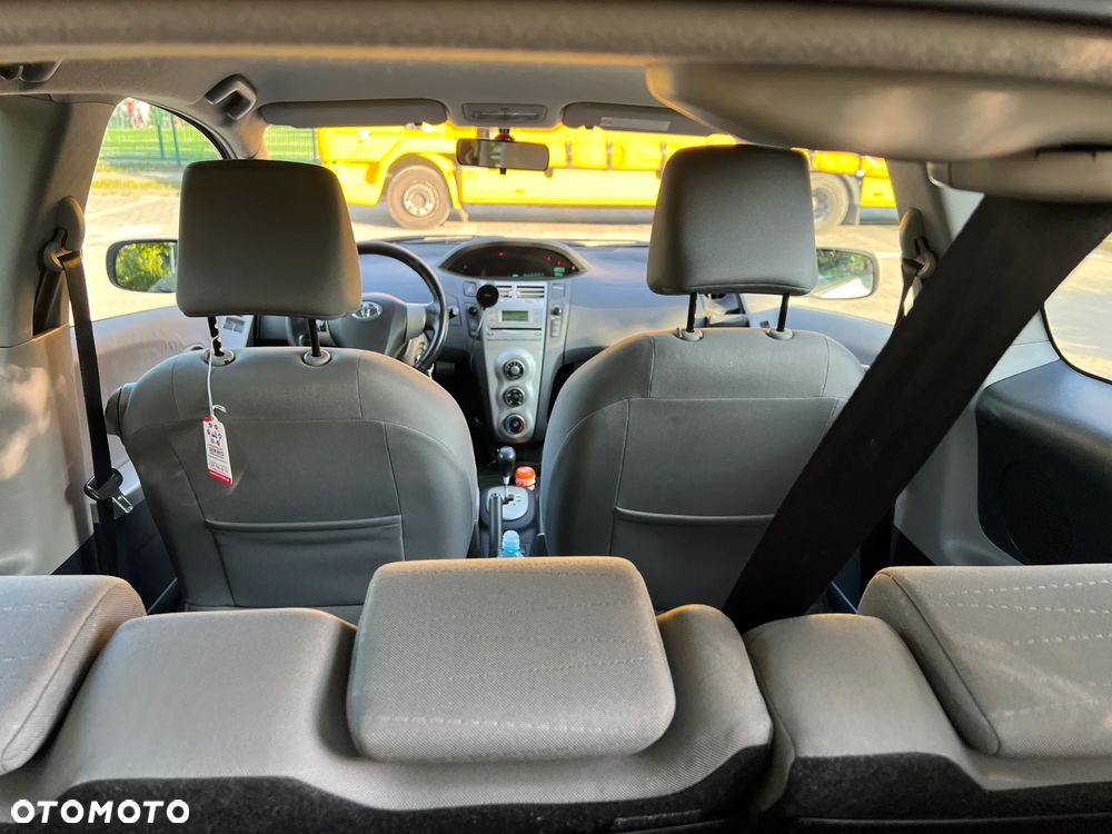 Toyota Yaris 1.3 Sol - 23