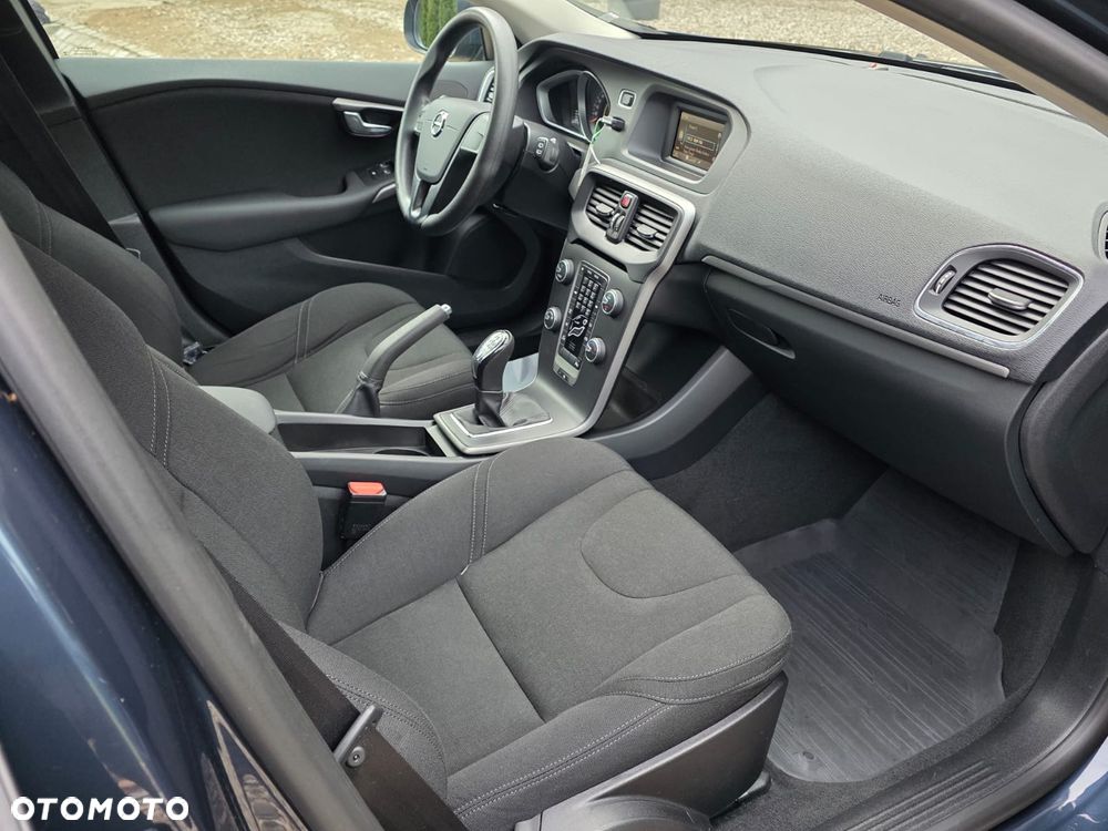 Volvo V40 D2 Momentum - 21