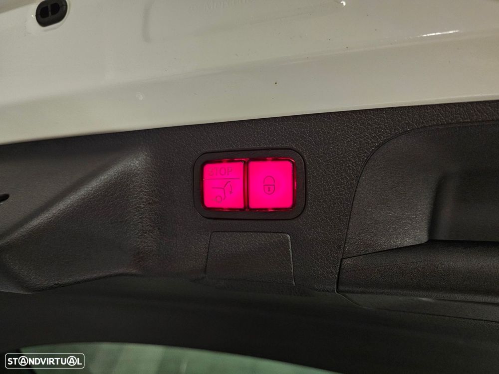 Mercedes-Benz CLA 250 e Shooting Brake 8G-DCT AMG Line - 29