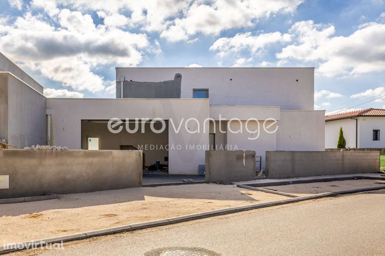 Moradia T4 | Nova | Jardoeira – Batalha - Grande imagem: 3/48