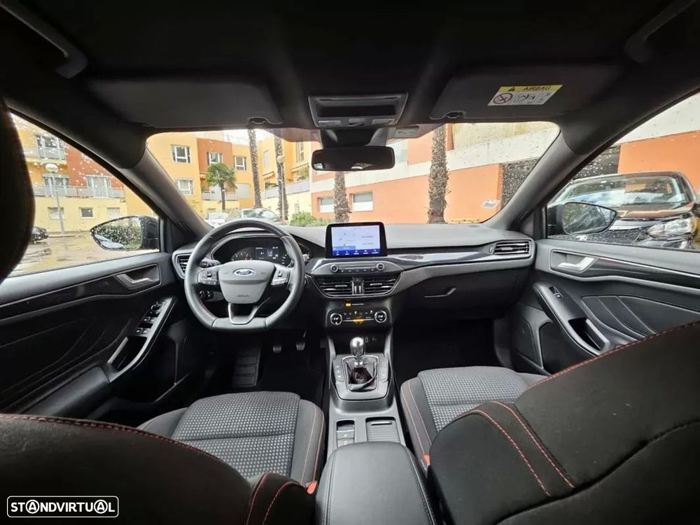 Ford Focus SW 1.0 EcoBoost MHEV ST-Line X - 2