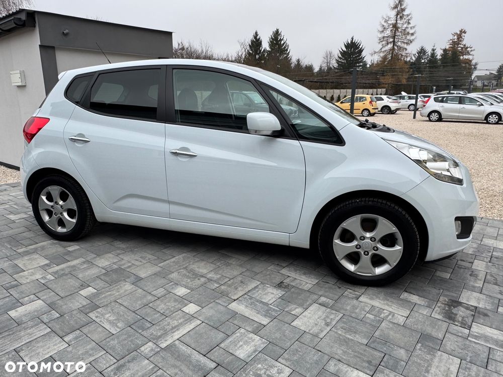 Kia Venga 1.4 CVVT UEFA EURO 2016 - 6
