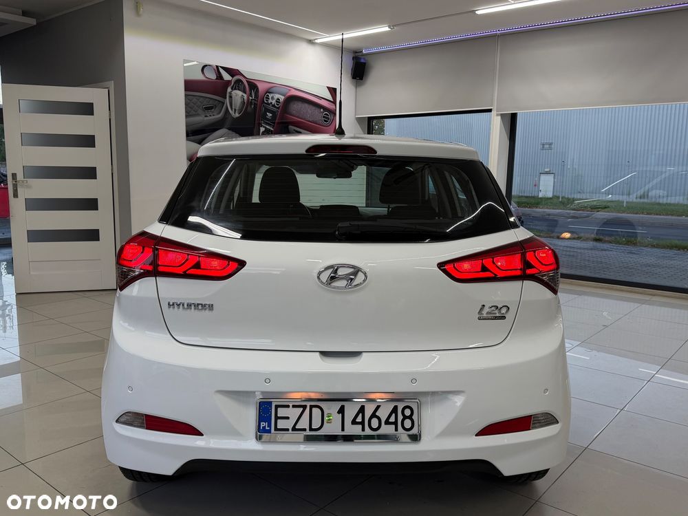 Hyundai i20 1.4 Premium - 24
