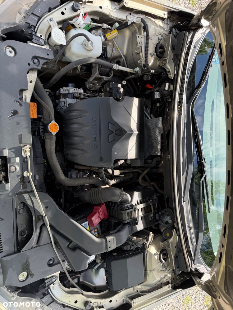 Mitsubishi Lancer 1.6 Intense - 17
