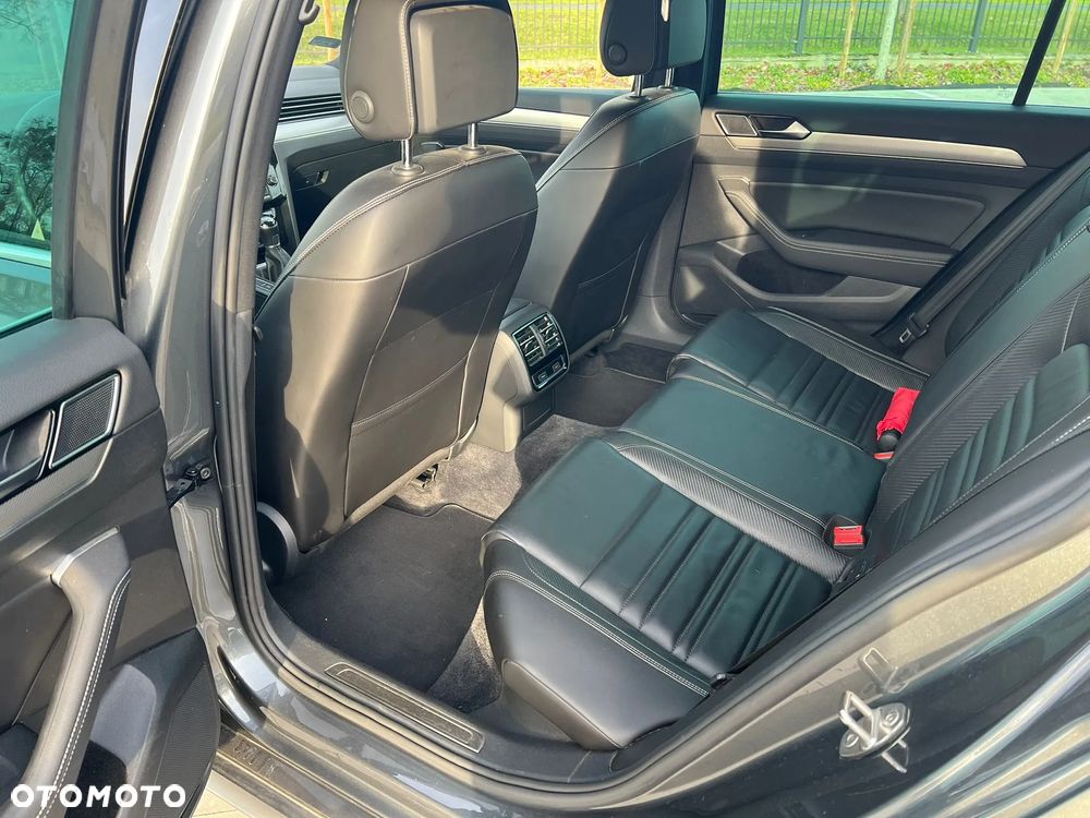 Volkswagen Passat - 10