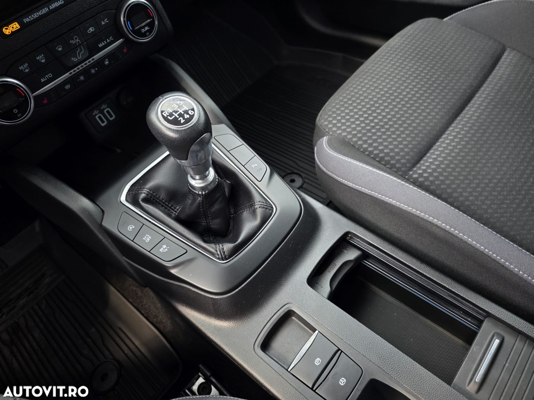 Ford Focus - 19