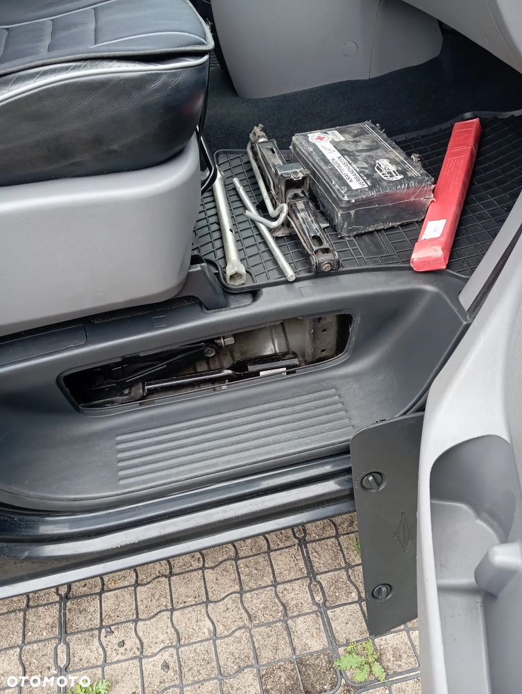 Hyundai H-1 Starex - 16