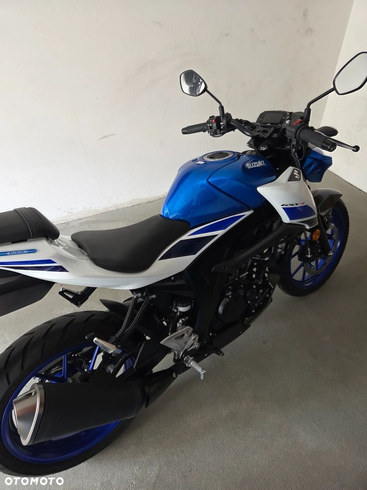 Suzuki GSX - 1