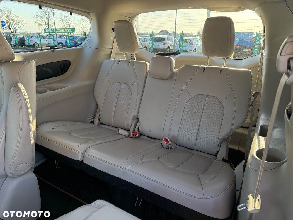 Chrysler Pacifica - 7