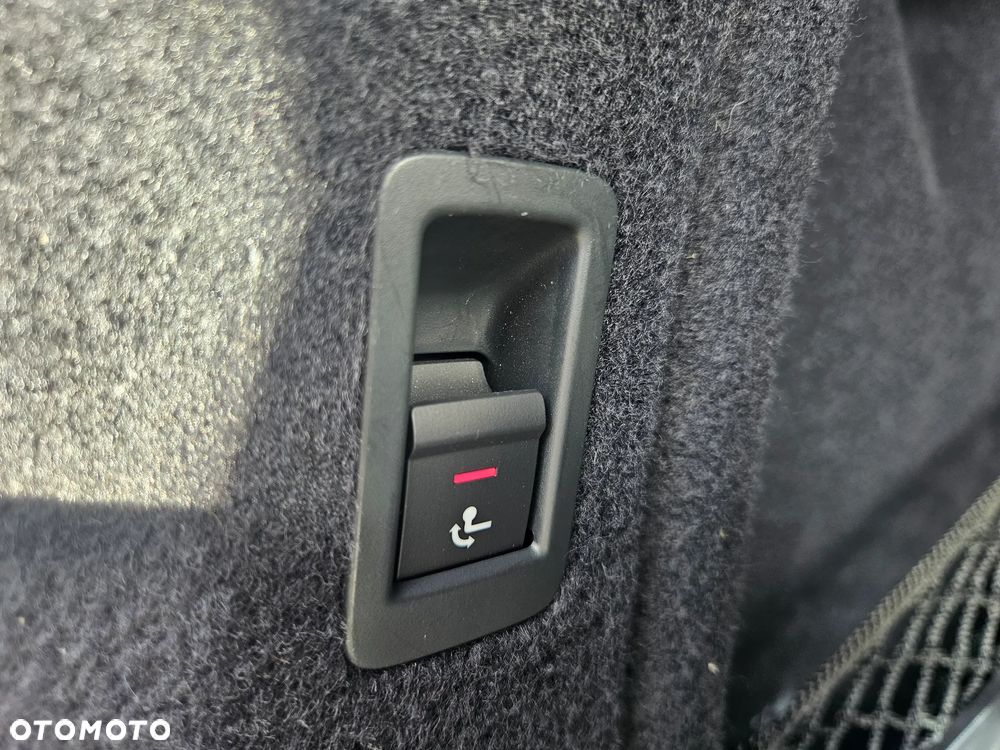 Audi A4 Avant 40 TFSI S tronic - 30