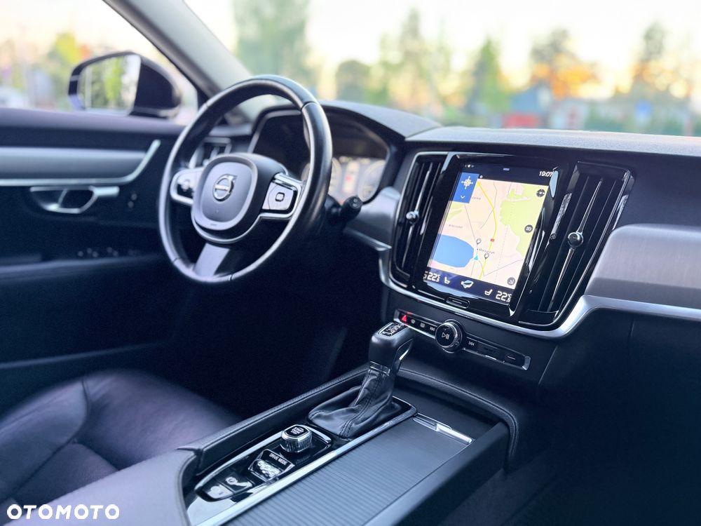 Volvo V90 D4 Geartronic Momentum - 21