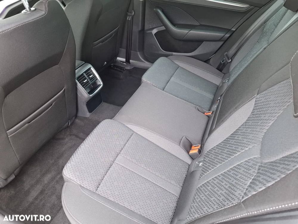 Skoda Octavia 2.0 TDI DSG 4X4 Style - 36