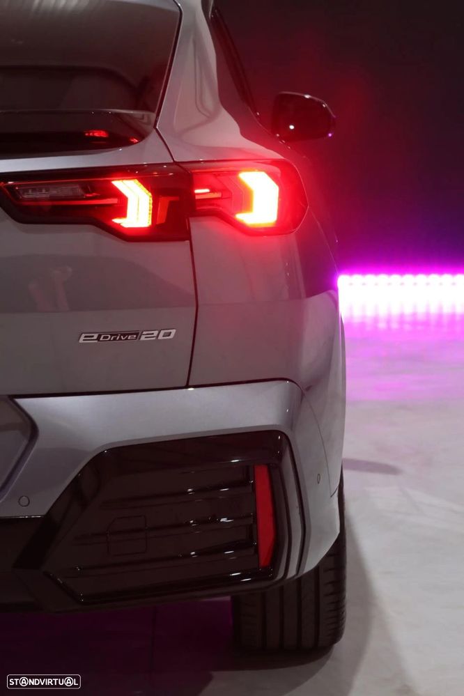 BMW iX2 eDrive20 Pack Desportivo M - 5