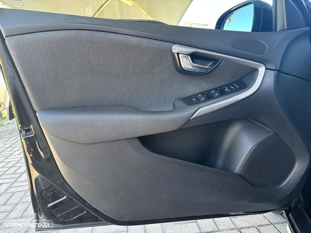 Volvo V40 Cross Country 1.6 D2 Momentum - 18