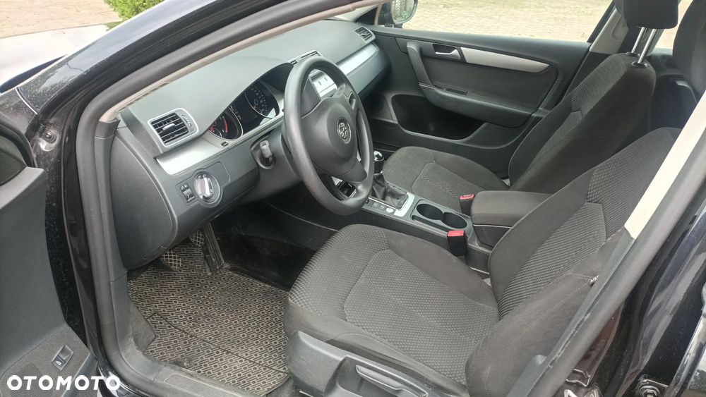 Volkswagen Passat 2.0 TDI Comfortline - 5