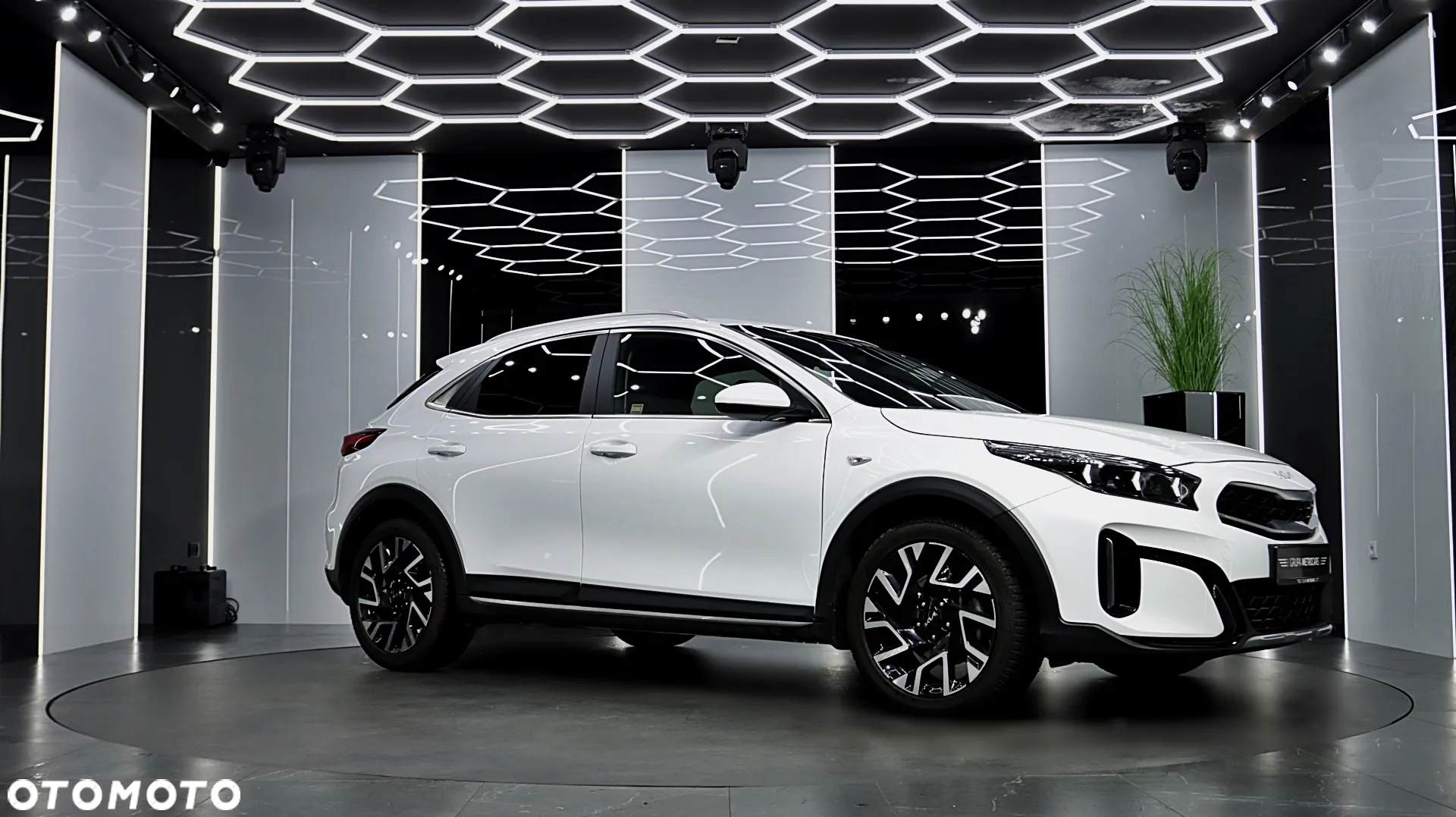 Kia XCeed 1.5 T-GDI M - 13