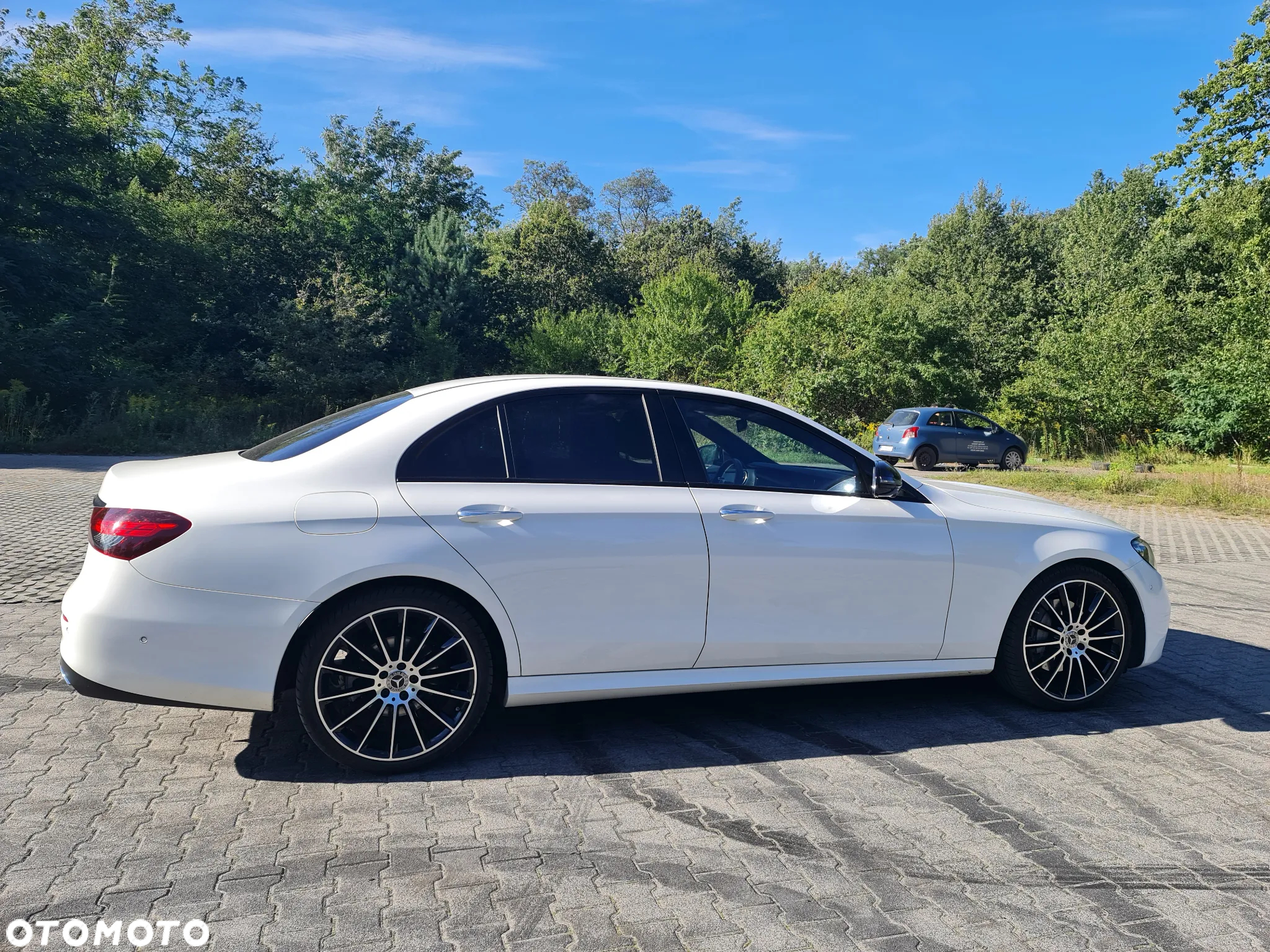 Mercedes-Benz Klasa E 220 d Coupe 4-Matic AMG - 2