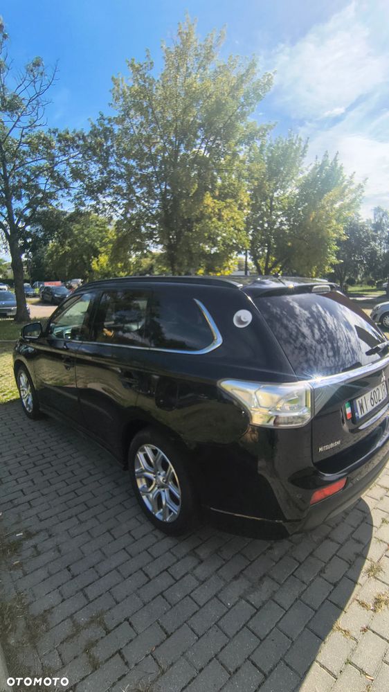 Mitsubishi Outlander Instyle NAVI + - 4