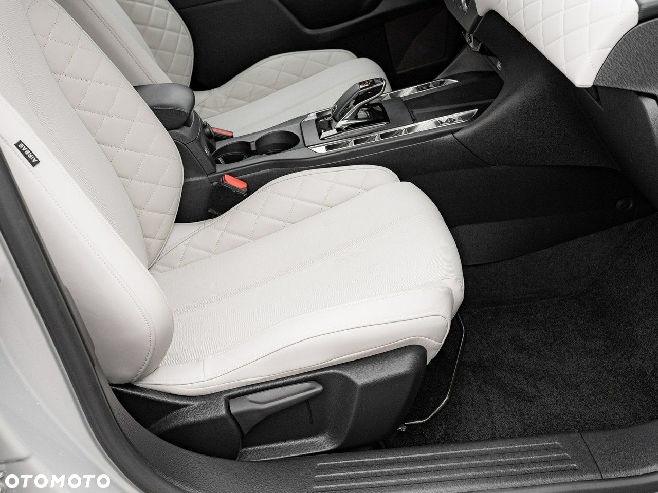 DS Automobiles DS 3 Crossback 1.2 PureTech Grand Chic - 31