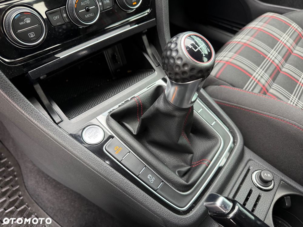 Volkswagen Golf GTI 2.0 TSI OPF Performance - 6
