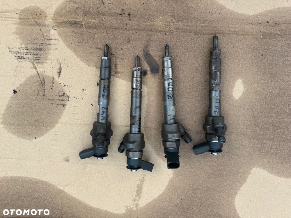 BMW E87 E90 E60 F10 2.0 DIESEL N47 WTRYSKIWACZE WAWA