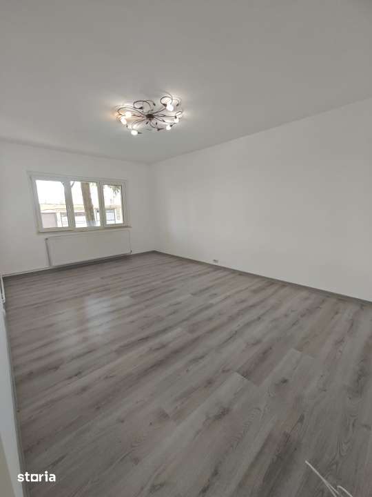 Apartament spatios,de vanzare, 3 camere, 98 mp, zona Petru Rares — fotografia 1