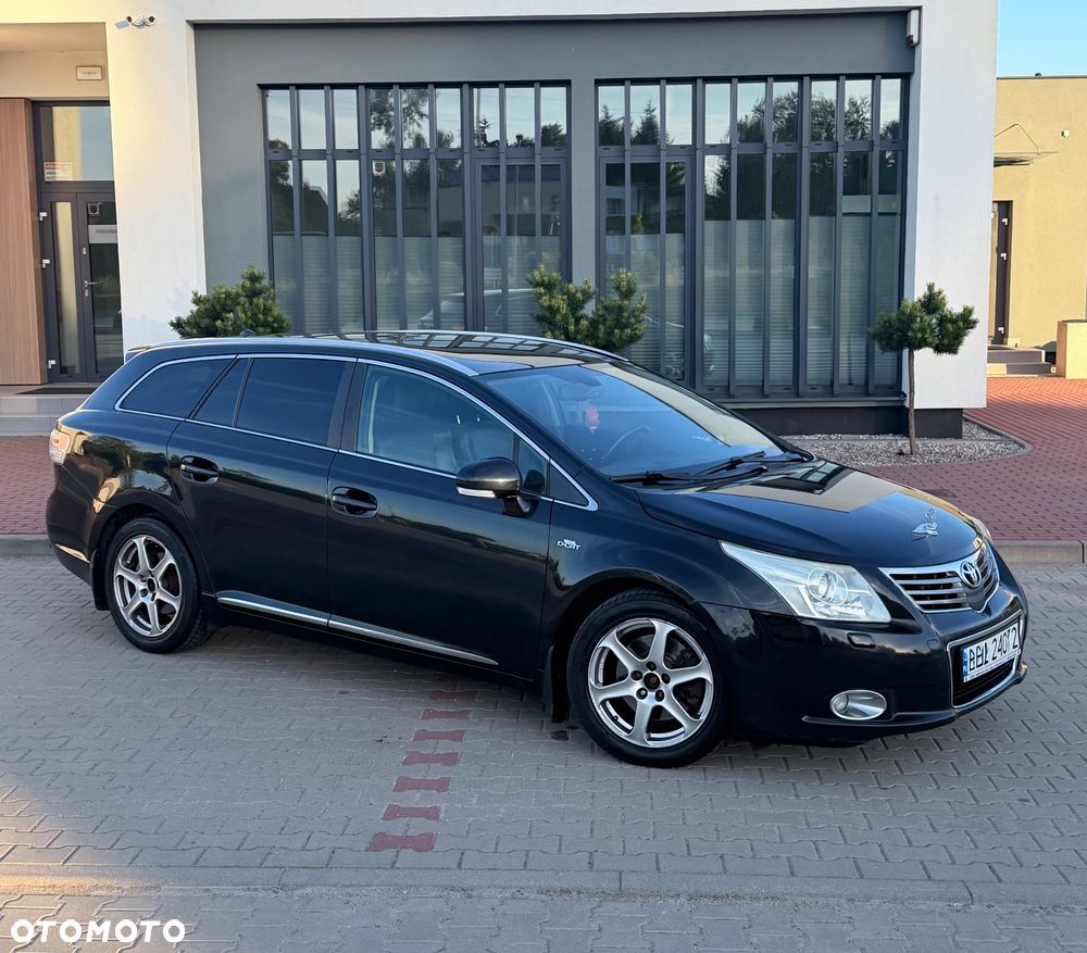 Toyota Avensis 2.2 D-4D Prestige NAVI - 1