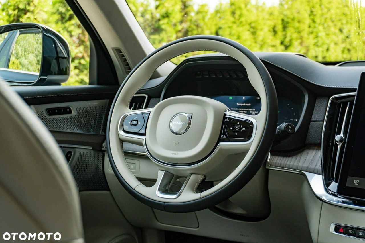 Volvo XC 90 - 23