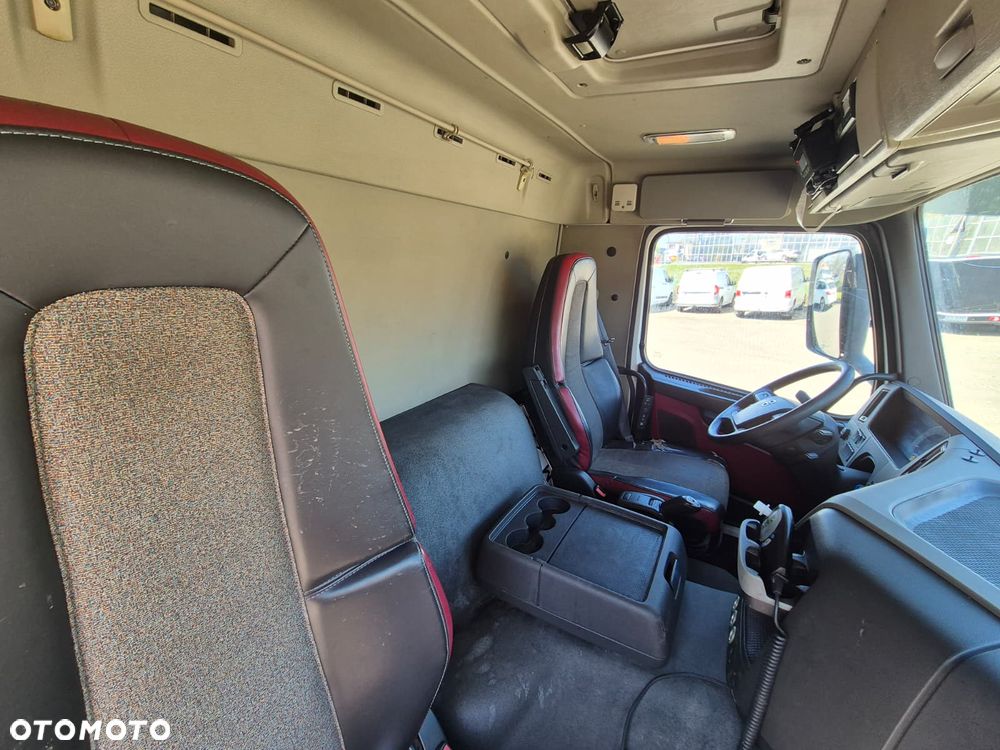 Volvo FM 340 4X2 / CHŁODNIA IZOTERMA / CARRIER VECTOR i350 / WINDA 2500KG / BEZWYPADKOWY / 1 WŁ / EURO 6 / AUTOMAT / IDEALNY / 9000KG ŁADOWNOŚĆ / WEBASTO - 22