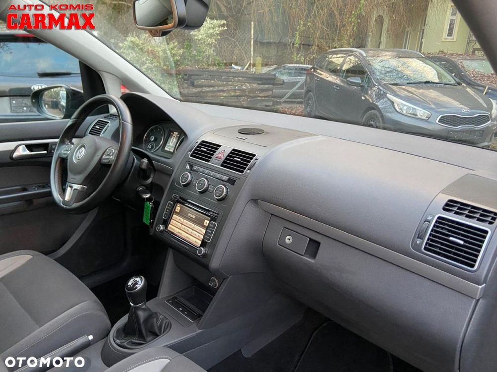 Volkswagen Touran - 19