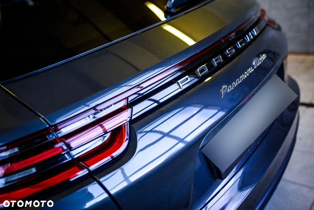 Porsche Panamera Turbo Sport Turismo - 11