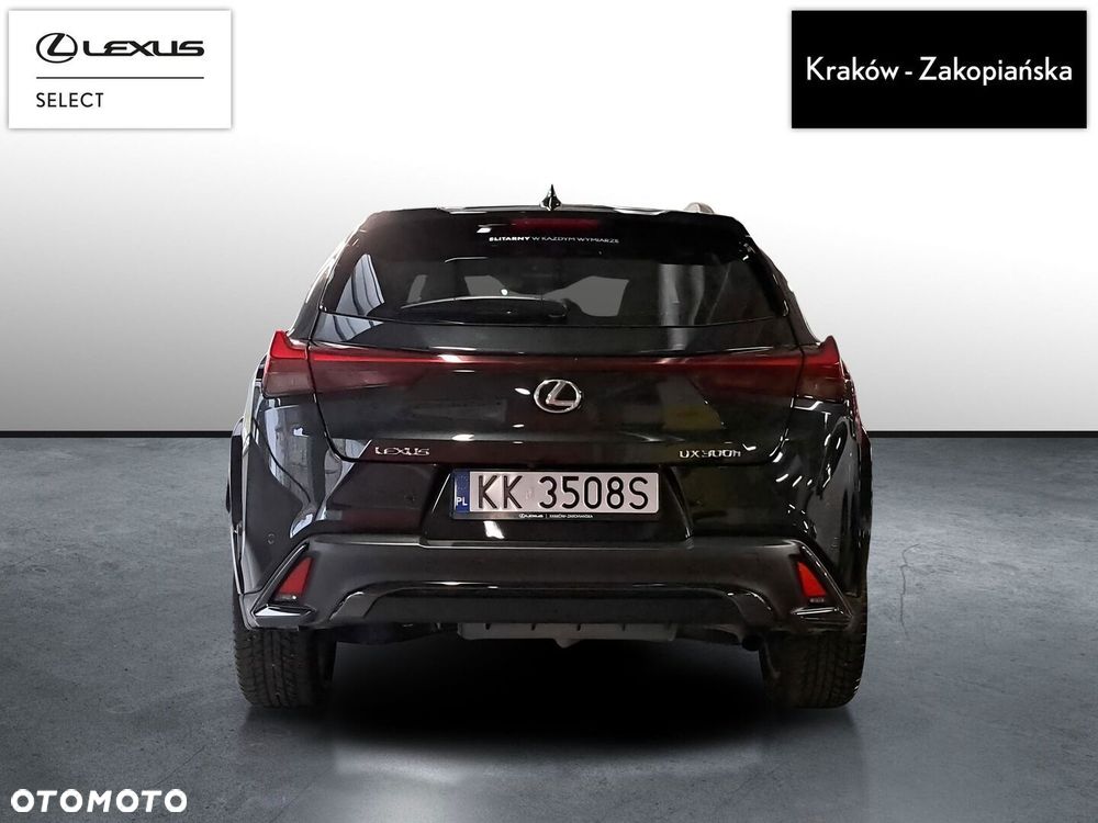 Lexus UX - 9