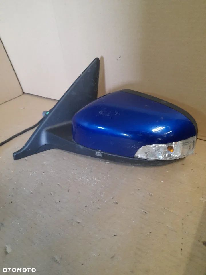 # LUSTERKO LEWE 8 PIN VOLVO V50 S40 II NIEBIESKI