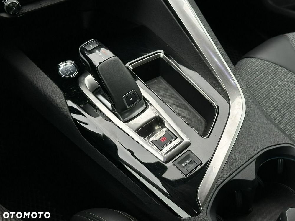 Peugeot 3008 1.2 PureTech Allure S&S EAT8 - 25